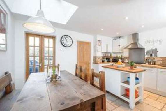 3 bedroom Terraced f...